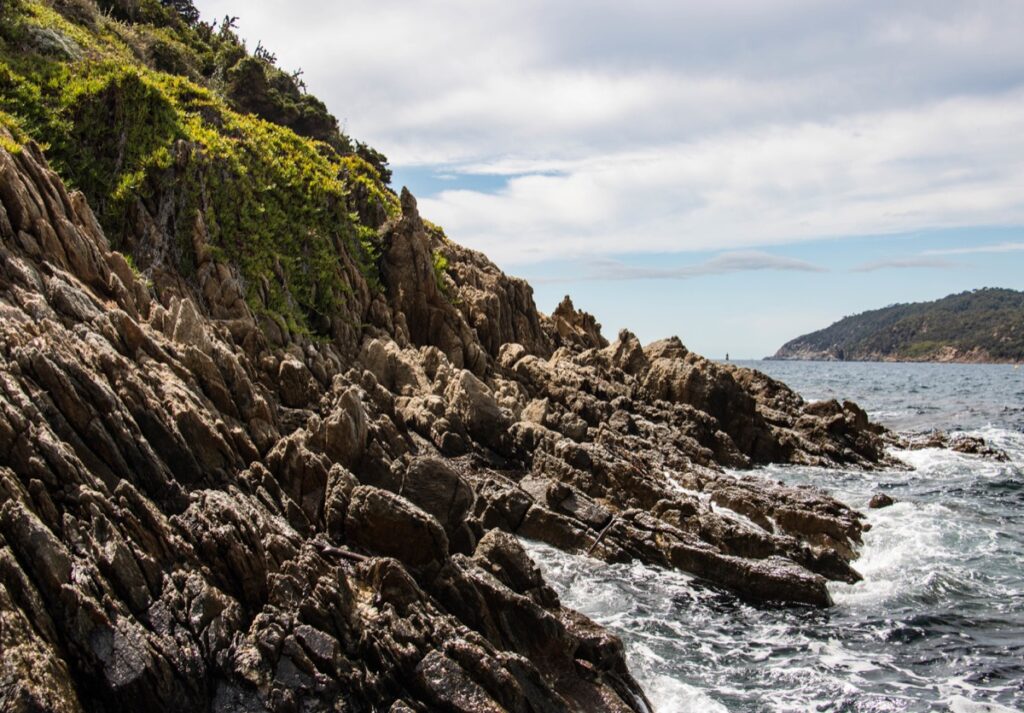 Tous à poil : aventure naturiste à Hyères