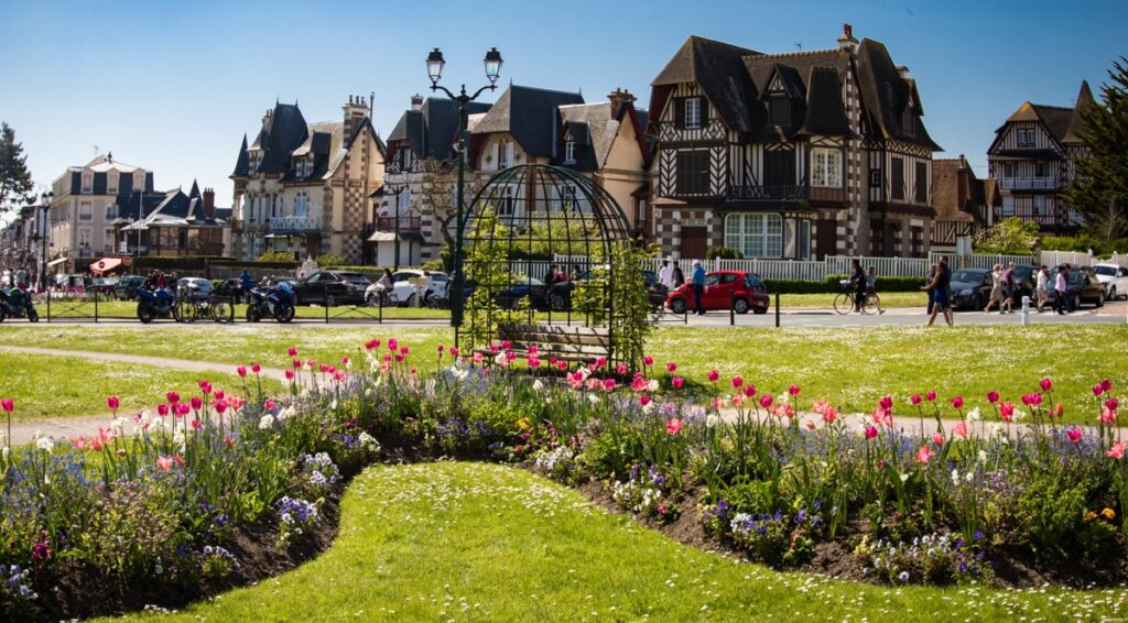 De Cabourg à Honfleur : la Côte fleurie, un monde enchanté